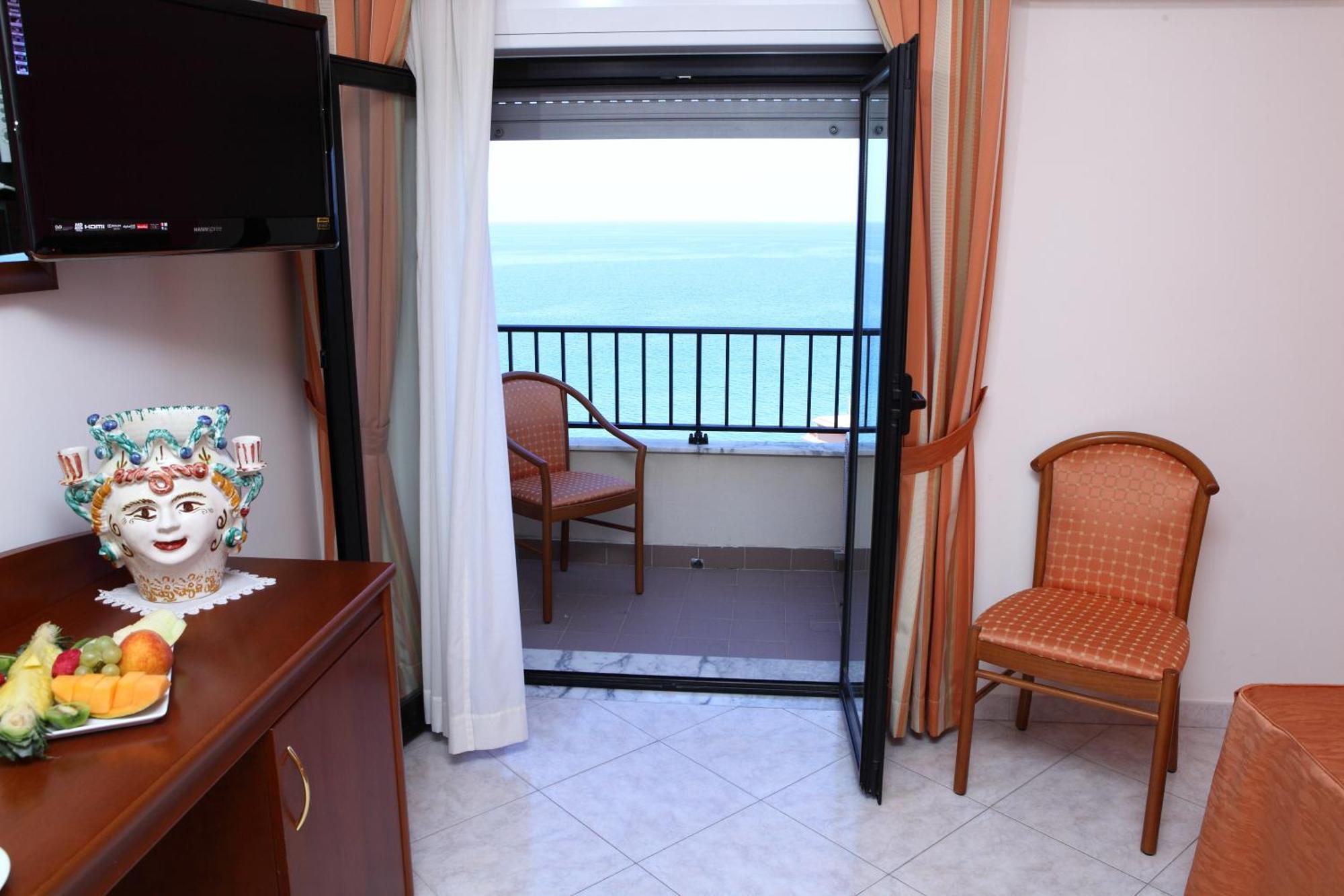 Hotel Za Maria Santo Stefano di Camastra Quarto foto