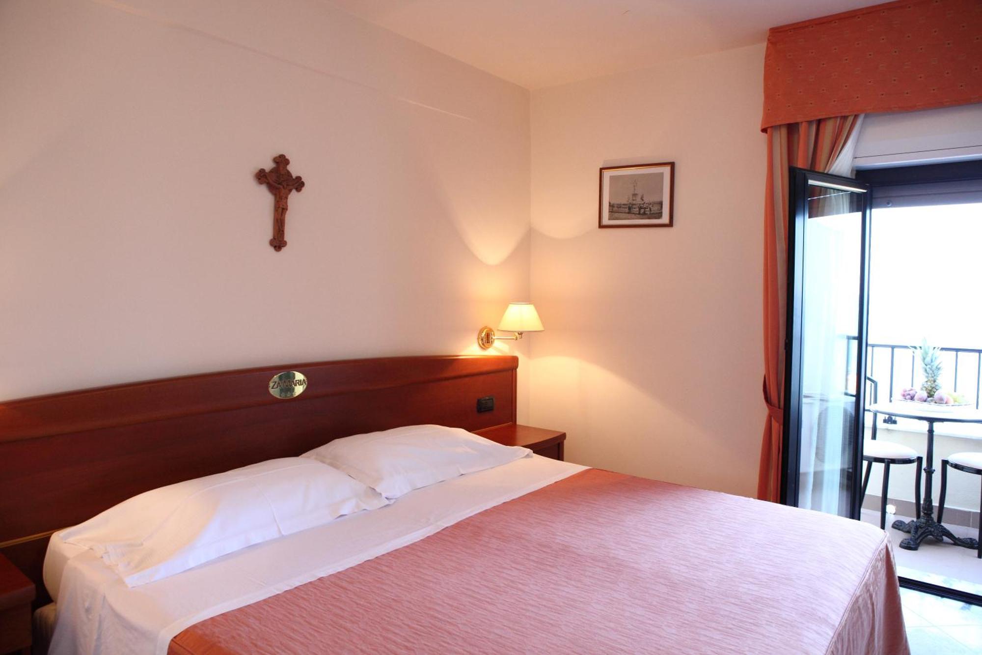 Hotel Za Maria Santo Stefano di Camastra Quarto foto