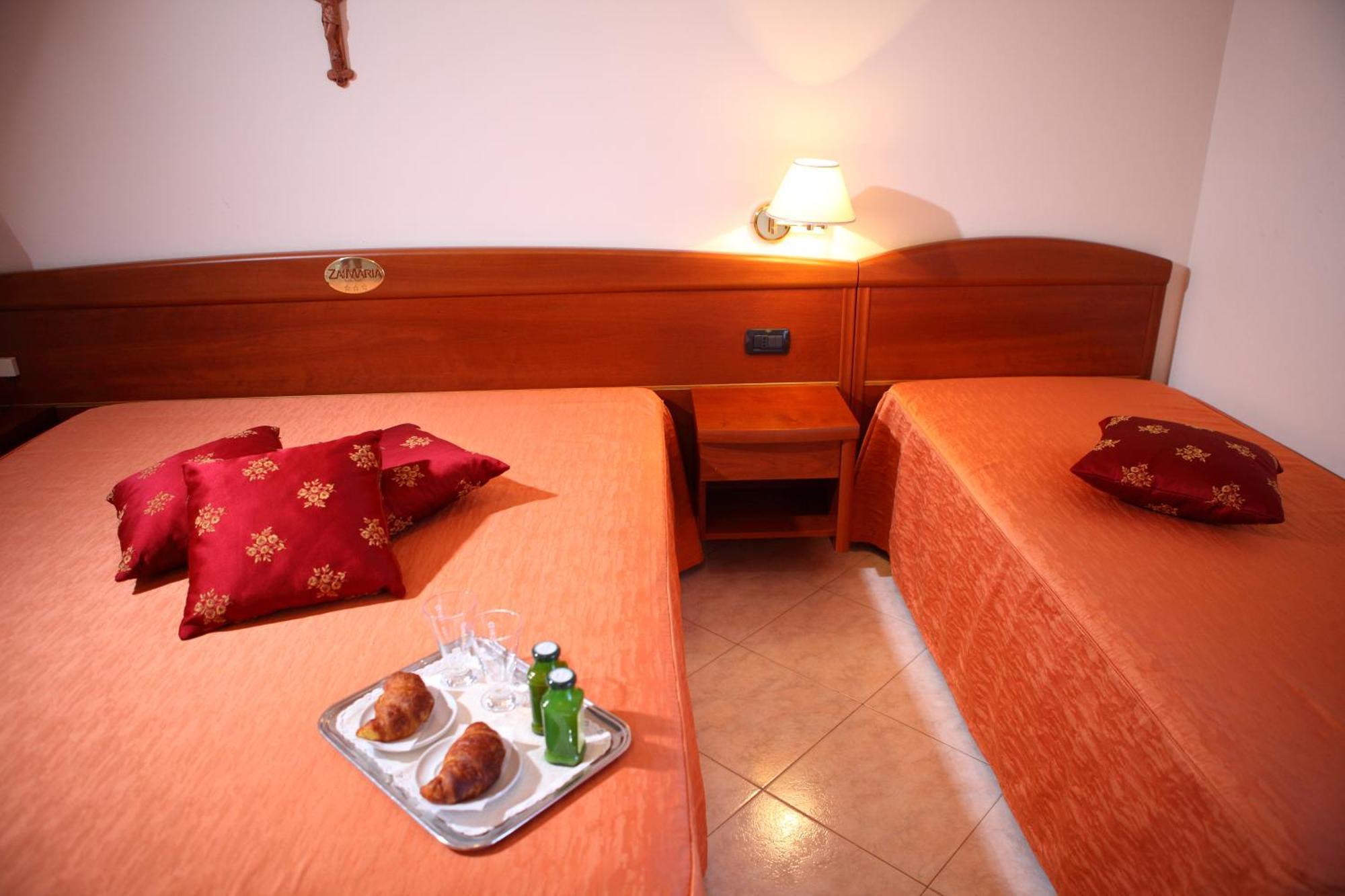 Hotel Za Maria Santo Stefano di Camastra Quarto foto
